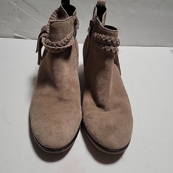 Michael Shannon Valory Taupe Suede Ankle Boots Size 8.5M Soft Footbed Leather - Picture 1 of 7